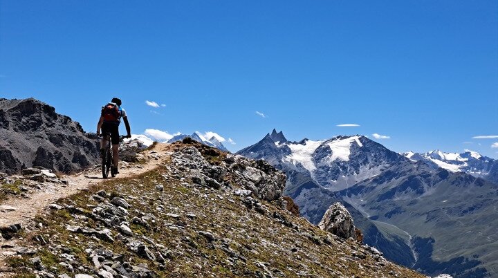 Anfahrt Becs de bosson mit Grand Combin | © DAV Sektion Altdorf - Jan Kürschner