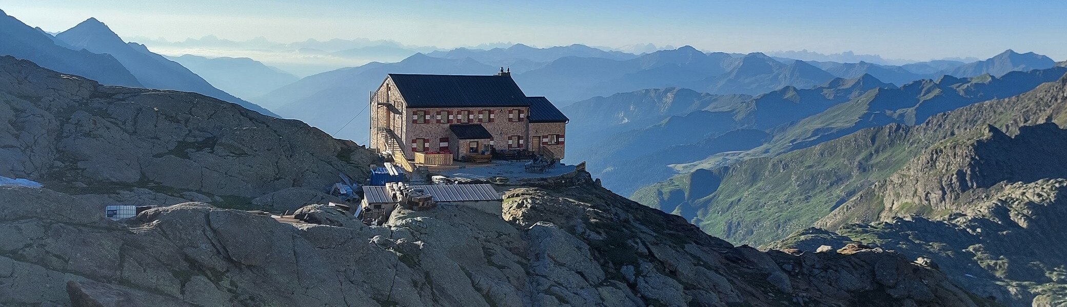 Teplitzer Hütte mit Dolomitenpanorama | © DAV Sektion Altdorf - Volker