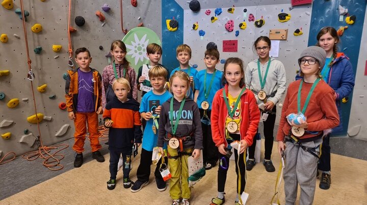 Kinder und Jugendliche Siegerehrung - Teilnehmer - Klettercup 2024 - Kunstgriff | © DAV Sektion Altdorf - Stefan Link